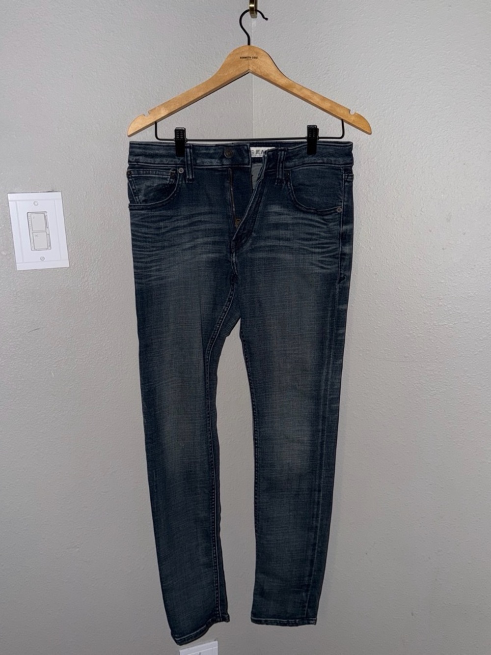 Express Men’s Skinny Jeans in Dark Gray Wash